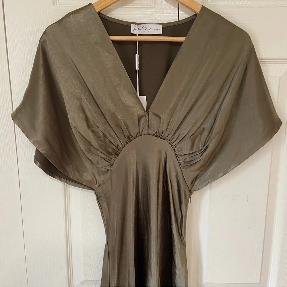 Petal and Pup NWT Ricki Satin Olive Green Maxi Dress Gown Size XS - Picture 6 of 14